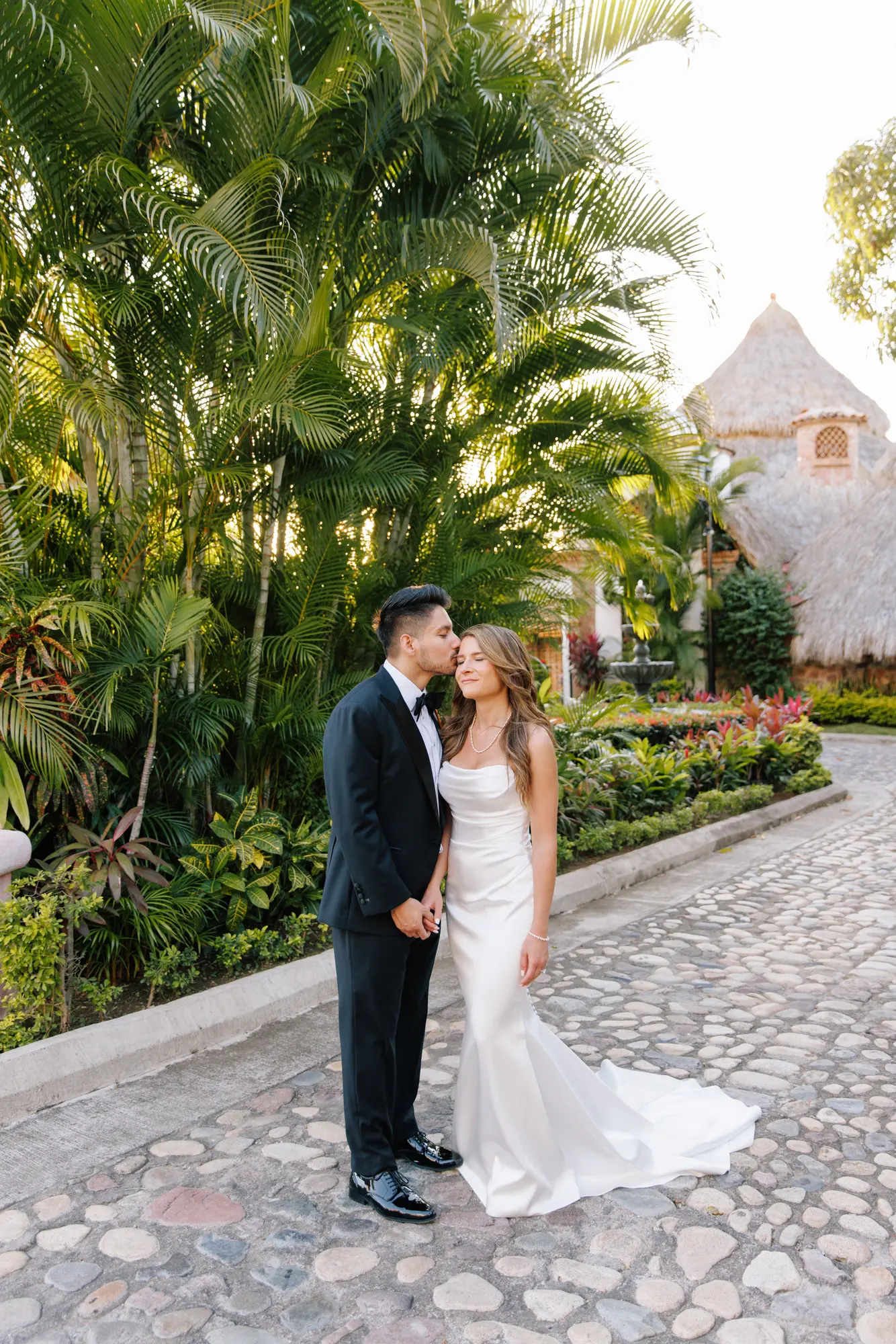 Natalie & Miguel Wedding Photographer in Puerto Vallarta — Photo 41 by Evgenia Kostiaeva